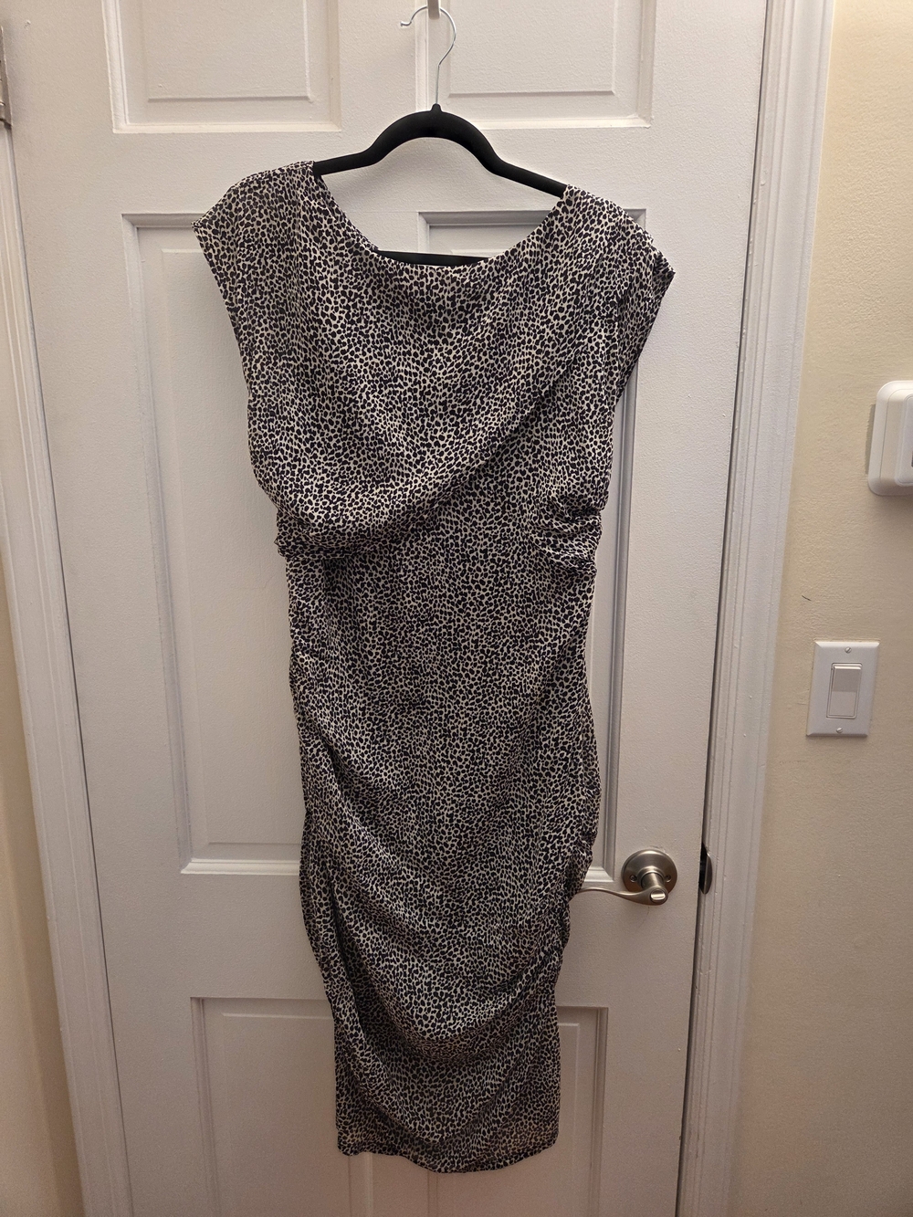 Ann Taylor Size 10 Silky Black & White Leopard Print Midi Sheath Dress
